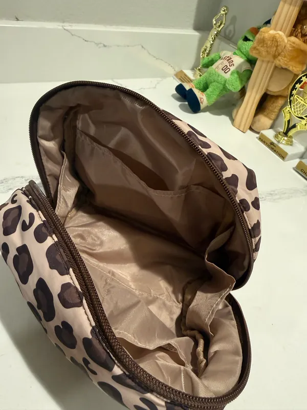 Amazon Bagsmart Makeup Bag Pink - Image 3