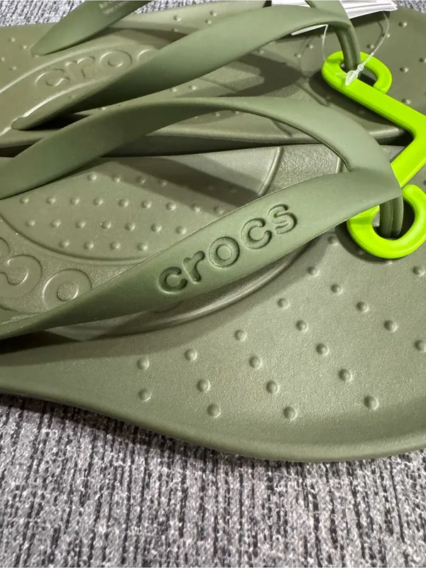 CROCS Gender Inclusive Flip Flop Sandals - Image 9