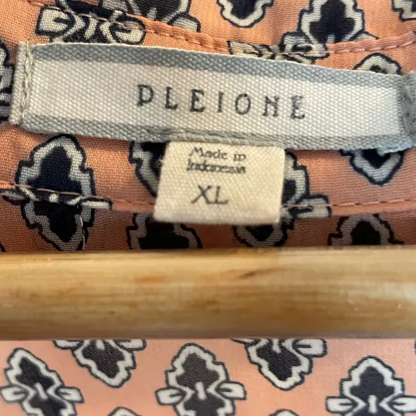 PLEIONE Peach and Navy Print Sleeveless High-Low Blouse - Size XL - Image 4