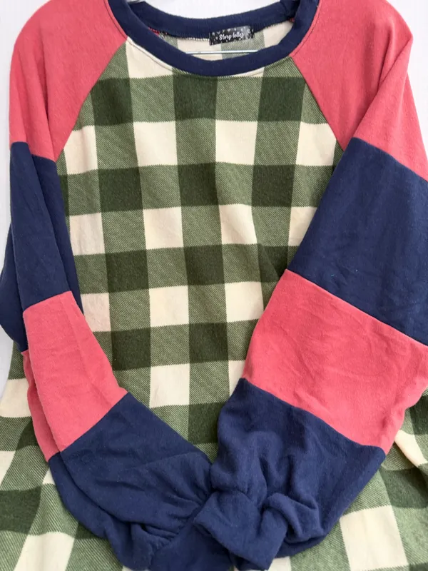 Story Teller Colorblock Sweatshirt in Green Buffalo Check, Navy & Coral - Image 2