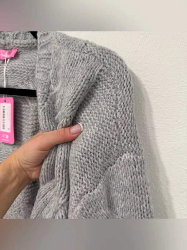 Edikted Braiden Chunky Cable Knit Cardigan in Light Grey Melange M - Image 7