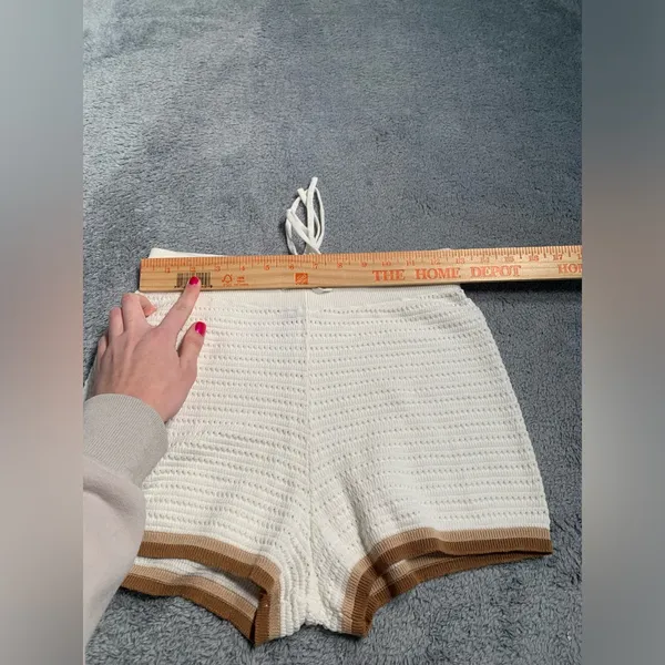 Fore knit shorts cream white and brown small - Image 7