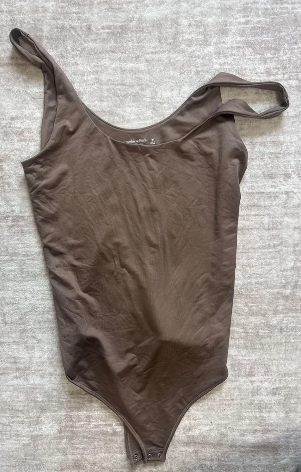 Abercrombie Sleek Seamless Scoop Bodysuit Brown - Image 2