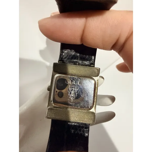 Vintage 1990s Gucci 7800 Black‎ Leather Cuff Watch Needs New Cuff & Battery - Image 7