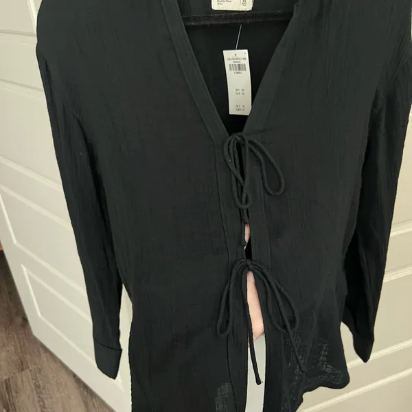 Abercrombie & Fitch Long Sleeve Oversized Tie-Front Gauzy Shirt - Image 4