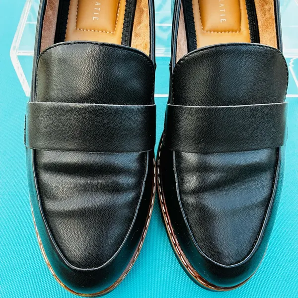 Kelly & Katie Black Flats Sleek Slip-On Loafers - Image 5