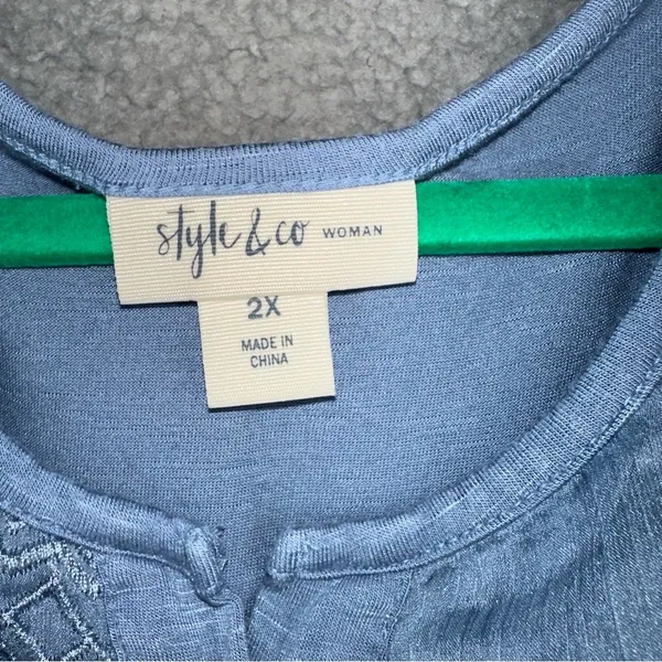 Style and Co Top Womens Blue 2X Sleeveless Embroidered Rayon Blouse - Image 2