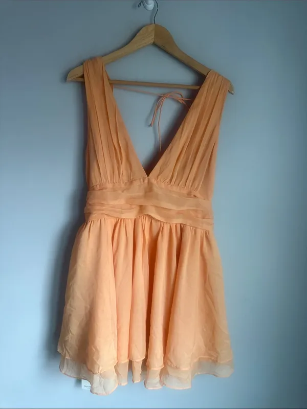 NEW Abercrombie flirty drama mini dress Large - Image 2