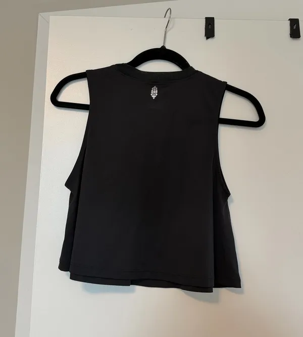 Free People Black workout tank - Image 2