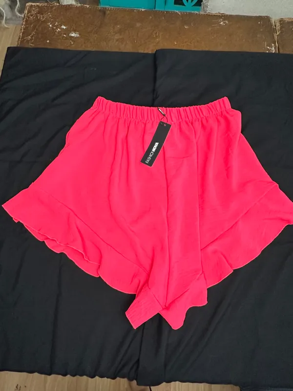 FashioNova Hot Pink Ruffle Shorts - Image 3