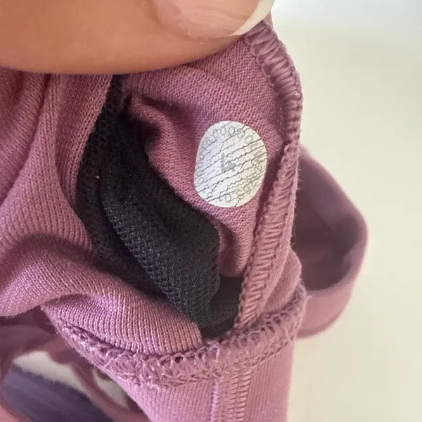 Lululemon sports bra (purple) size 4 - Image 4