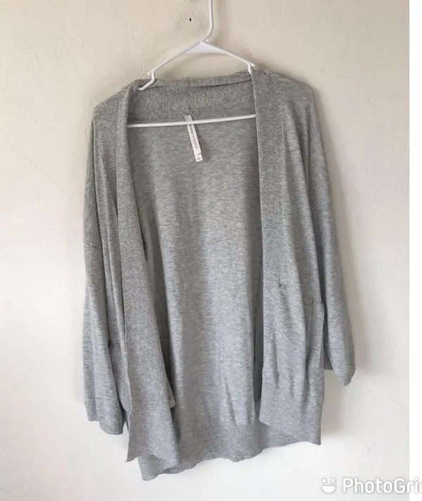 Aritzia The Group Babaton Grey Cardigan - Image 2