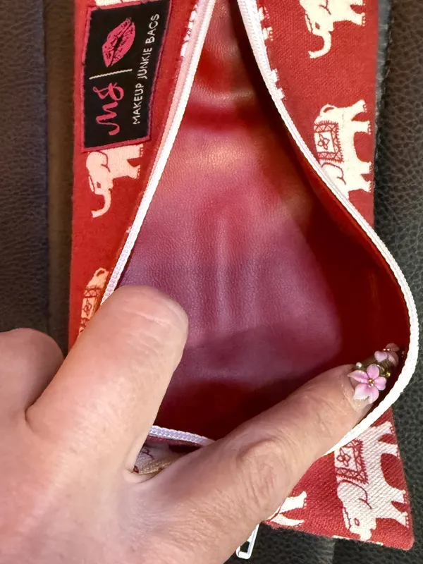 Makeup Junkie Mini Elephant Print Layflat bag Red - Image 3