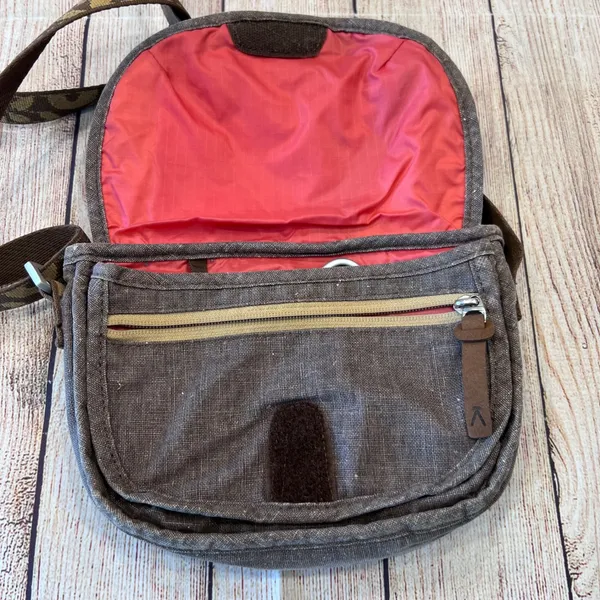 Keen Montclair Mini Canvas Crossbody Bag Adjustable Leopard‎ Strap Purse - Image 6