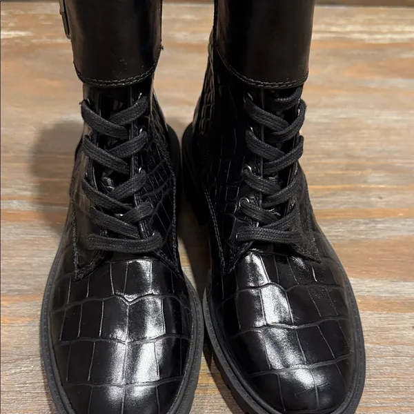 Vince Camuto Fawdry Black Croc Combat Boots Size 5.5 Lug Sole Leather Grunge‎ - Image 8