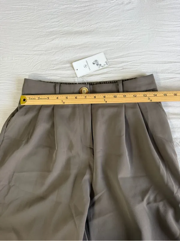 High-Rise Wide-Leg Pants‎ in Olive Green - Image 5