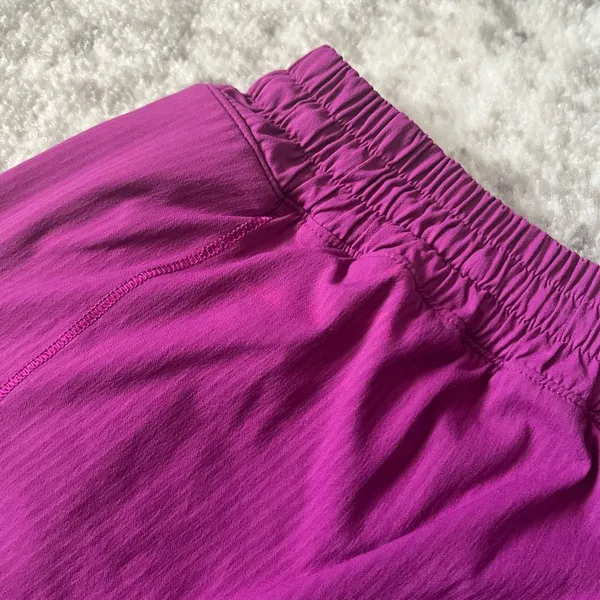 Lululemon Hotty Hot Short II *2.5" - Image 8
