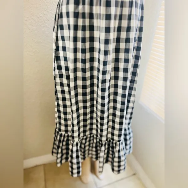 A New Day Women’s Gingham Sleeveless Smocked Waist Dress size small like new - Image 5