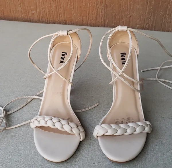 Fioni Laced Heels, Size 7.5 - Image 5