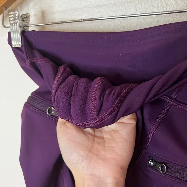 Lululemon purple fleece leggings with zipper thigh pockets WOMENS 6 - Image 4