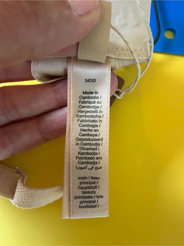 SKIMS Beige Nude Smooth Molded Underwire Bra - Image 7