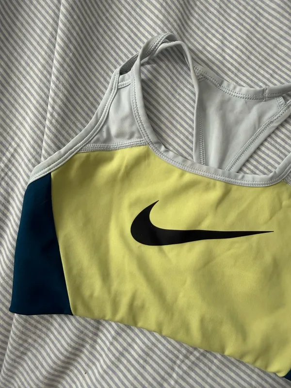 Nike Sports Bra Women’s Dri-Fit - Image 4