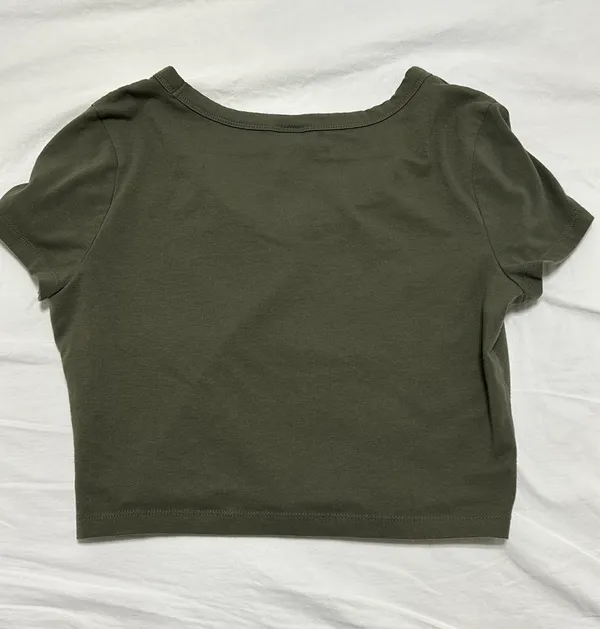 Wild Fable Army Green Cropped V Neck Tee - Image 3