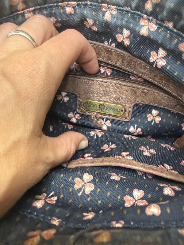 Lucky Brand Baldwin Crossbody Leather Bag - Image 12