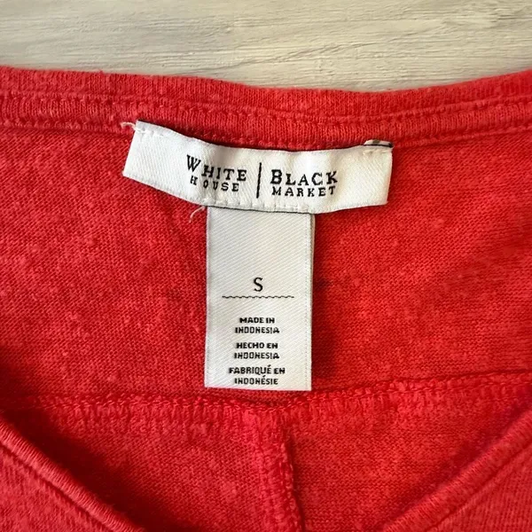 White House Black Market Short Sleeve Tee Red Small EUC - Image 3