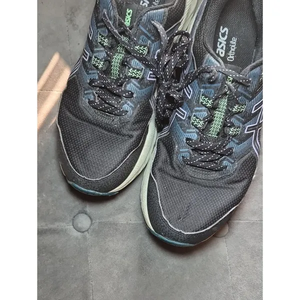 Asics Women's Black and Green Boots - Image 8