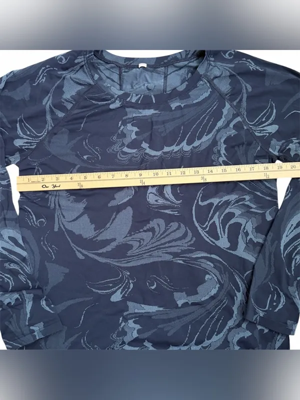 Athleta Momentum long-sleeve top - Image 5