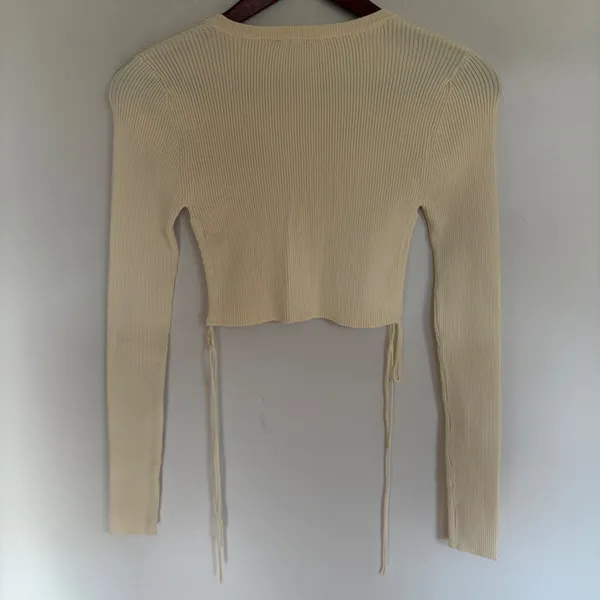 Zara Ribbed Knit Crop Top Cream Yellow Long Sleeve Side Tie Sweater Small - Image 6