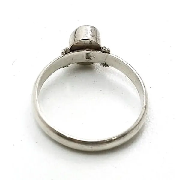 Vintage Sterling Silver Lilac Cabochon Cats Eye Ring - Image 4