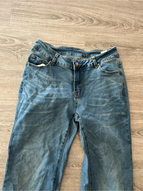 Daze Flare Jeans Womens Medium Blue Wash Low Rise Stretch Denim Y2K Raw Hem - Image 4