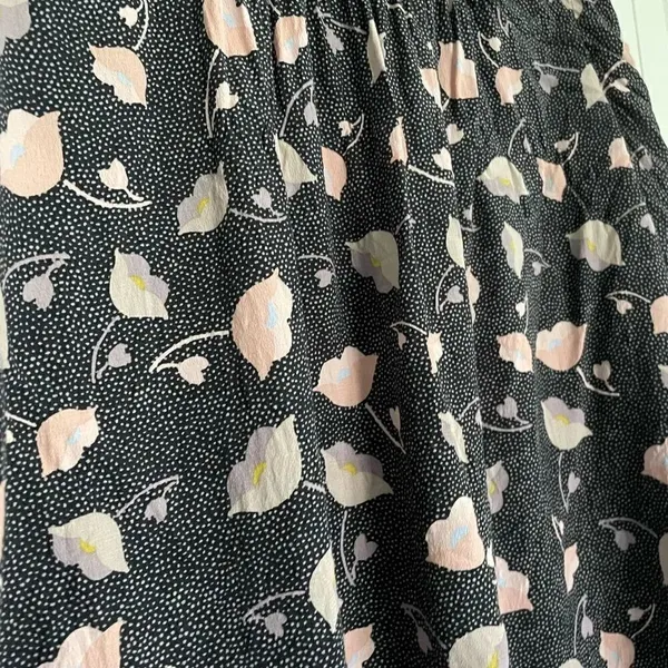 Loft black and floral long sleeve blouse size small - Image 2