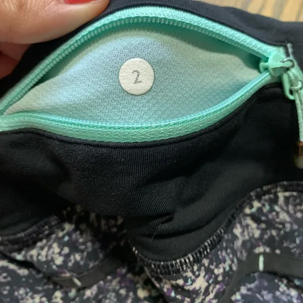 Lululemon shorts - Image 5
