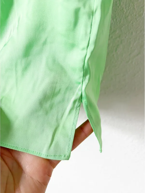 Boston Proper Nikki V Neck Charmeuse Blouse Bright Green Size 2 Colorful Summer - Image 4