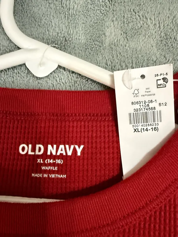 New Old Navy, XL or 14/16 youth red waffle Henley - Image 2