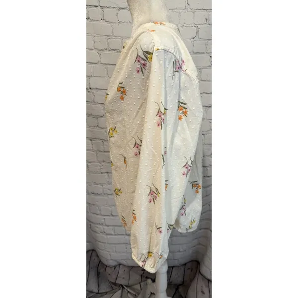 Old Navy Women's Ivory Floral Swiss Dot Balloon Sleeve Button Down Blouse Medium - Image 3