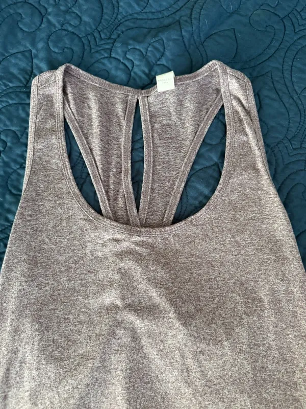 MARIKA Super Soft Thin Keyhole Racerback Mauve Purple Pink Tank Top Size Medium - Image 5