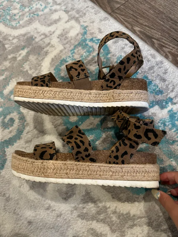 Target Sandles - Image 2