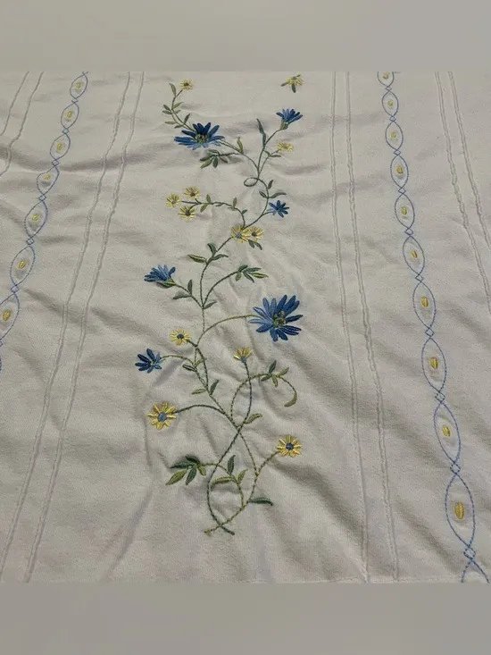 *Vintage* Shenanigans White Cotton Blend Tee with Embroidered Flowers size L - Image 9