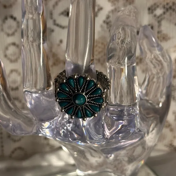Statement Ring Turquoise Medallion Set in Silver Stretch Band One Size - Image 5