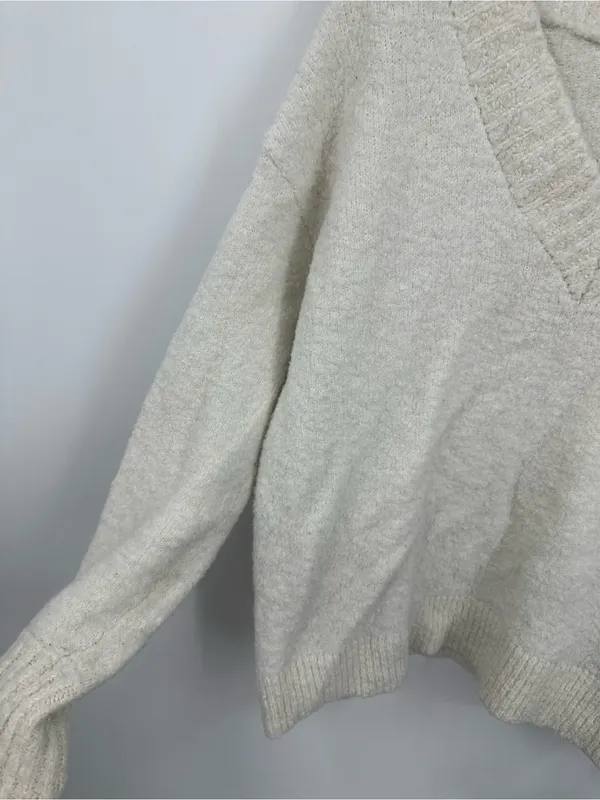 Aerie Cream V Neck Sweater Size Medium Oversized Boho - Image 4