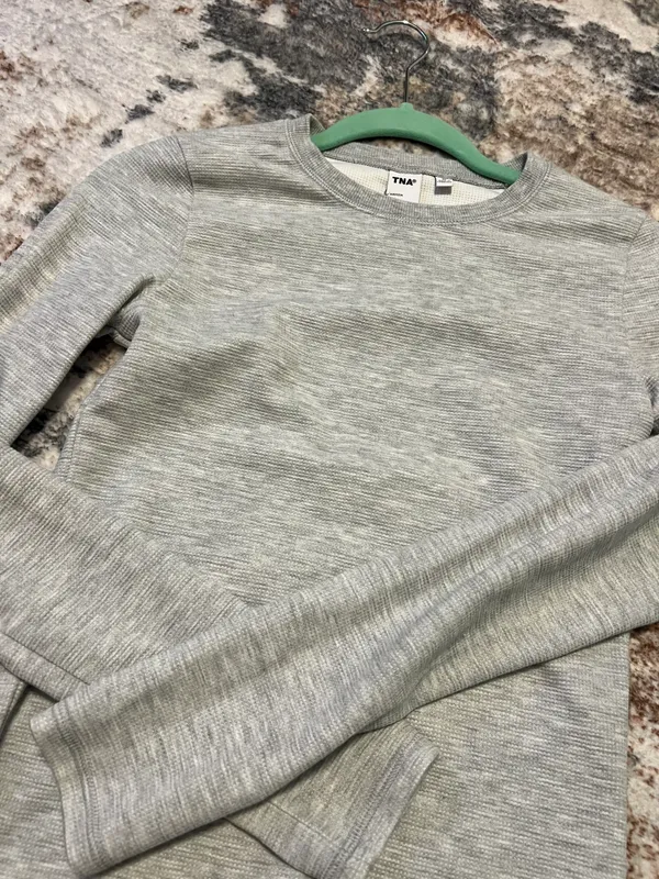 Aritzia TNA Long Sleeve - Image 2