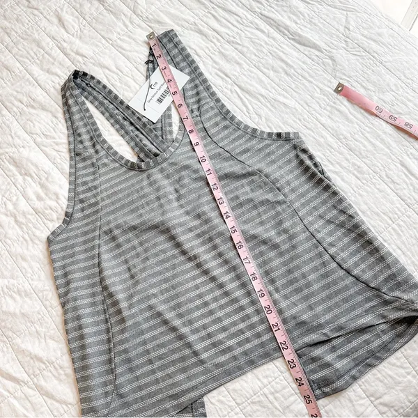 Zyia Active Gray Nimbus Split Open Back Athletic Tank Top Medium New NWT - Image 4
