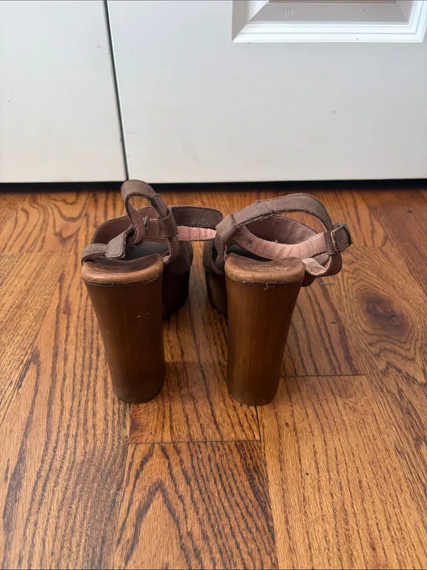 Musse & cloud wooden/leather platform heels size 38/7 - Image 4