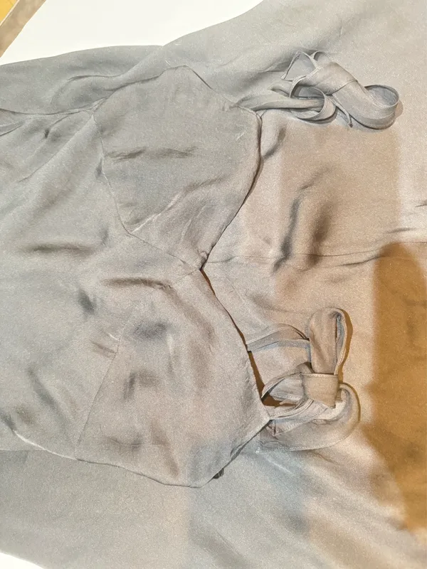 Lauren Ralph Lauren size 4 100% silk black tie at the shoulders dress - Image 4