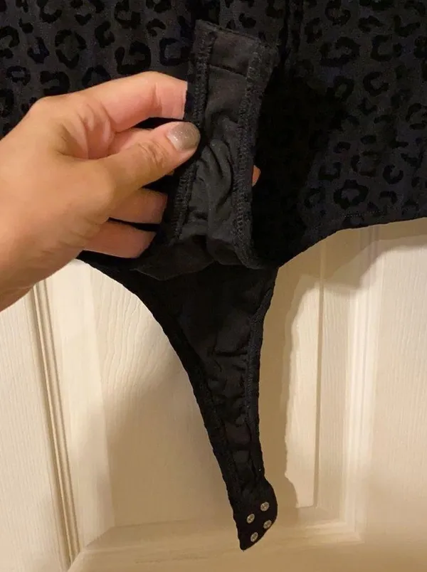 NWT Ember sheer burnout velvet leopard bodysuit Size L - Image 4