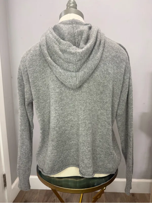 Brandy Melville Light Gray Knit Hooded Sweater - Image 4